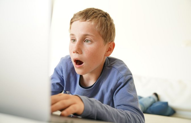 Pornoschauen ist für viele Jungs auch eine Mutprobe.<span class='image-autor'>Foto: stock.adobe.com/Erwan Bedin</span>