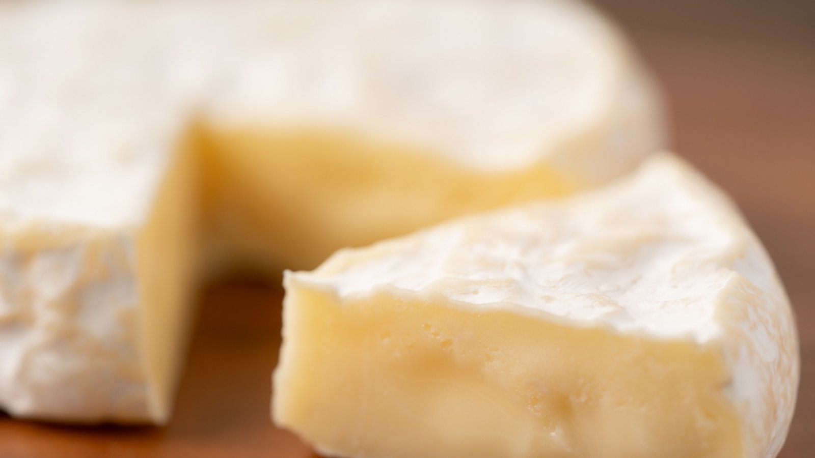 Der Rückruf betrifft franzözischen Weichkäse (Symbolbild).Foto: Hanasaki / shutterstock.com Der Rückruf betrifft franzözischen Weichkäse (Symbolbild).Foto: Hanasaki / shutterstock.com
