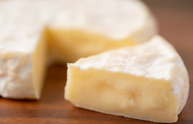 Der Rückruf betrifft franzözischen Weichkäse (Symbolbild).<span class='image-autor'>Foto: Hanasaki / shutterstock.com</span>