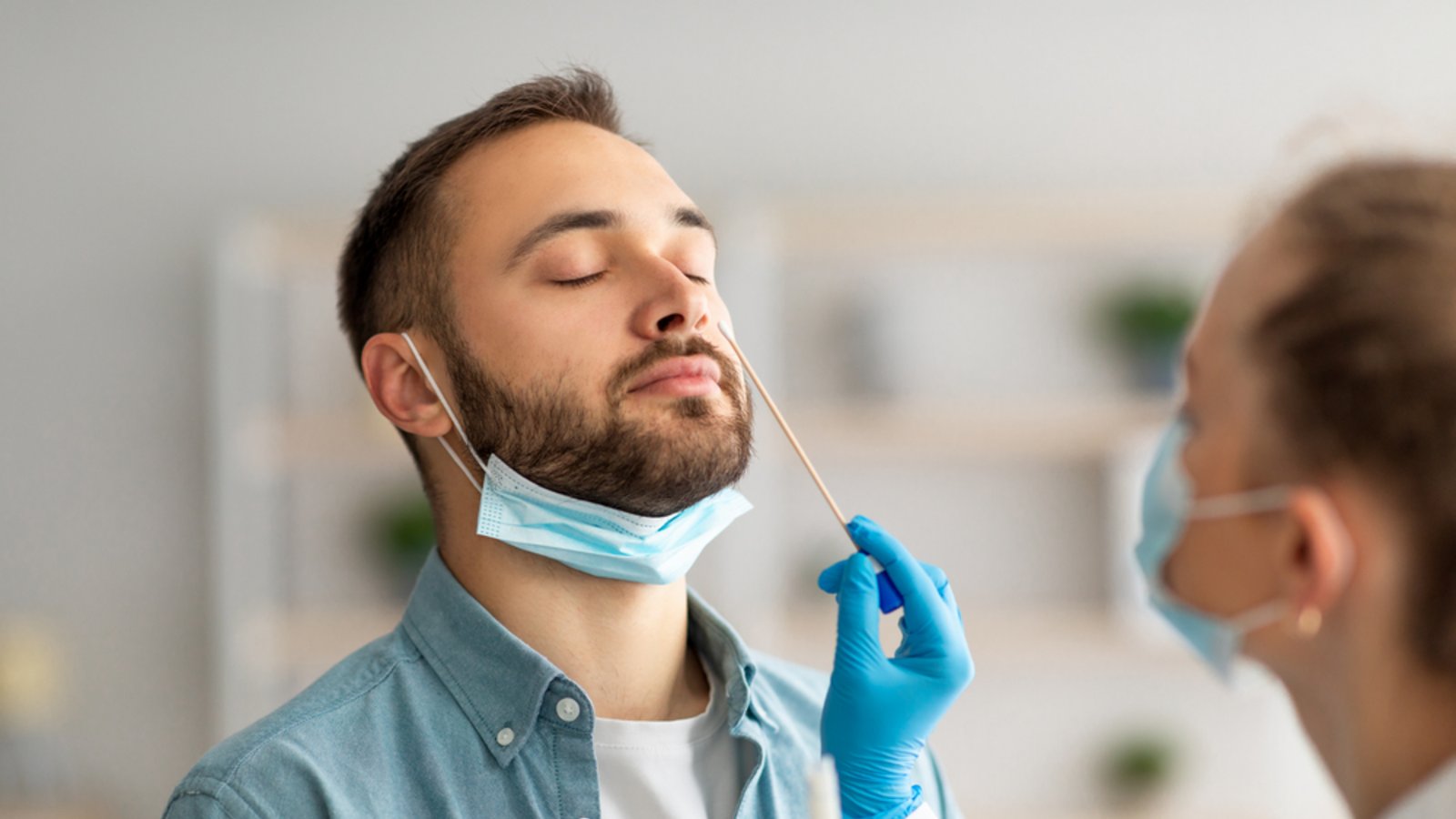 Braucht man den PCR-Test für den Genesenennachweis?Foto: Prostock-studio / shutterstock.com Braucht man den PCR-Test für den Genesenennachweis?Foto: Prostock-studio / shutterstock.com