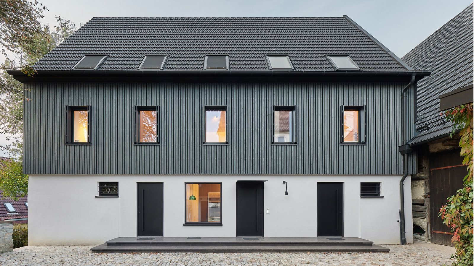 Idyllisches Landleben: Der Stuttgarter Architekt Thilo Holzer hat für eine Familie im Landkreis Böblingen ein  altes Bauernhaus  saniert.Foto: Zooey Braun