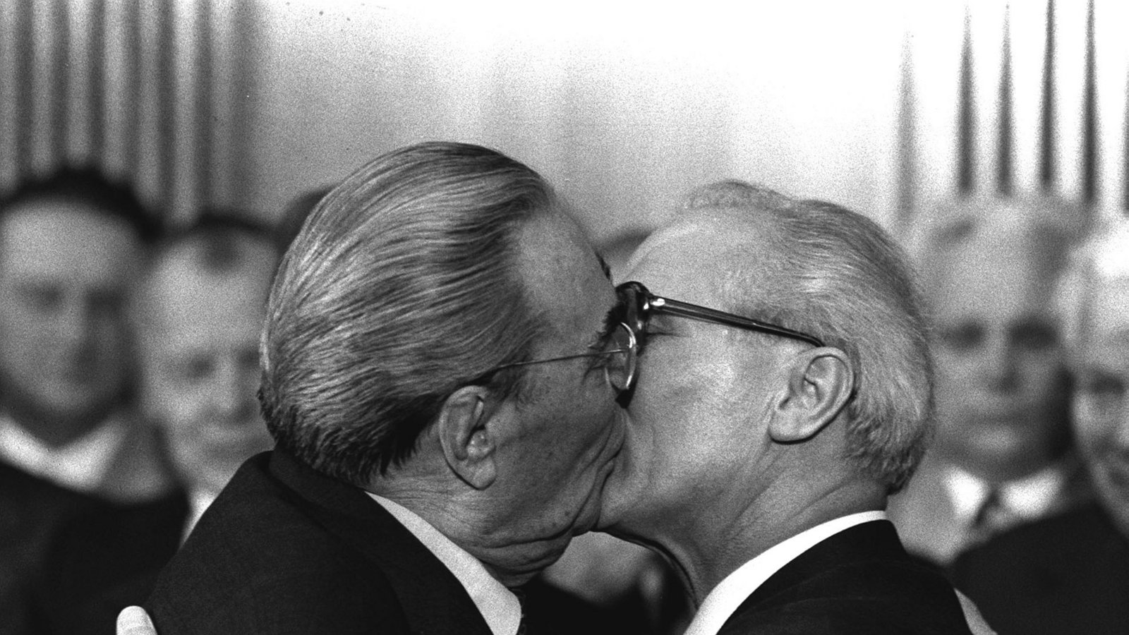 Lenin, Stalin, Mao, Che Guevara und Fidel Castro, Breschnew, Honecker (Foto) – sie alle beriefen sich darauf. Marx war ihr Guru, das „Kapital“ ihre Heilige Schrift.Foto: AP