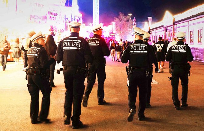 Bisher ist die Polizei mit dem Verlauf des Volksfests zufrieden.<span class='image-autor'>Foto: Rosar/Fotoagentur-Stuttgart</span>