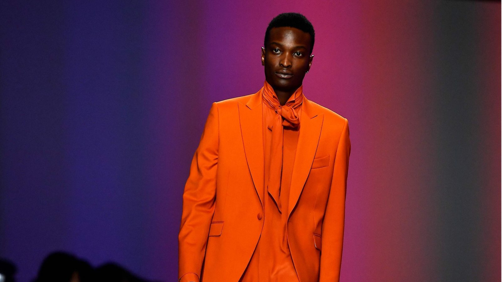 Orange als neuer Trendton in der Mode: So lässt sich die Farbe gut kombinieren (Symbolbild).Foto: AFP/PAU BARRENA Orange als neuer Trendton in der Mode: So lässt sich die Farbe gut kombinieren (Symbolbild).Foto: AFP/PAU BARRENA