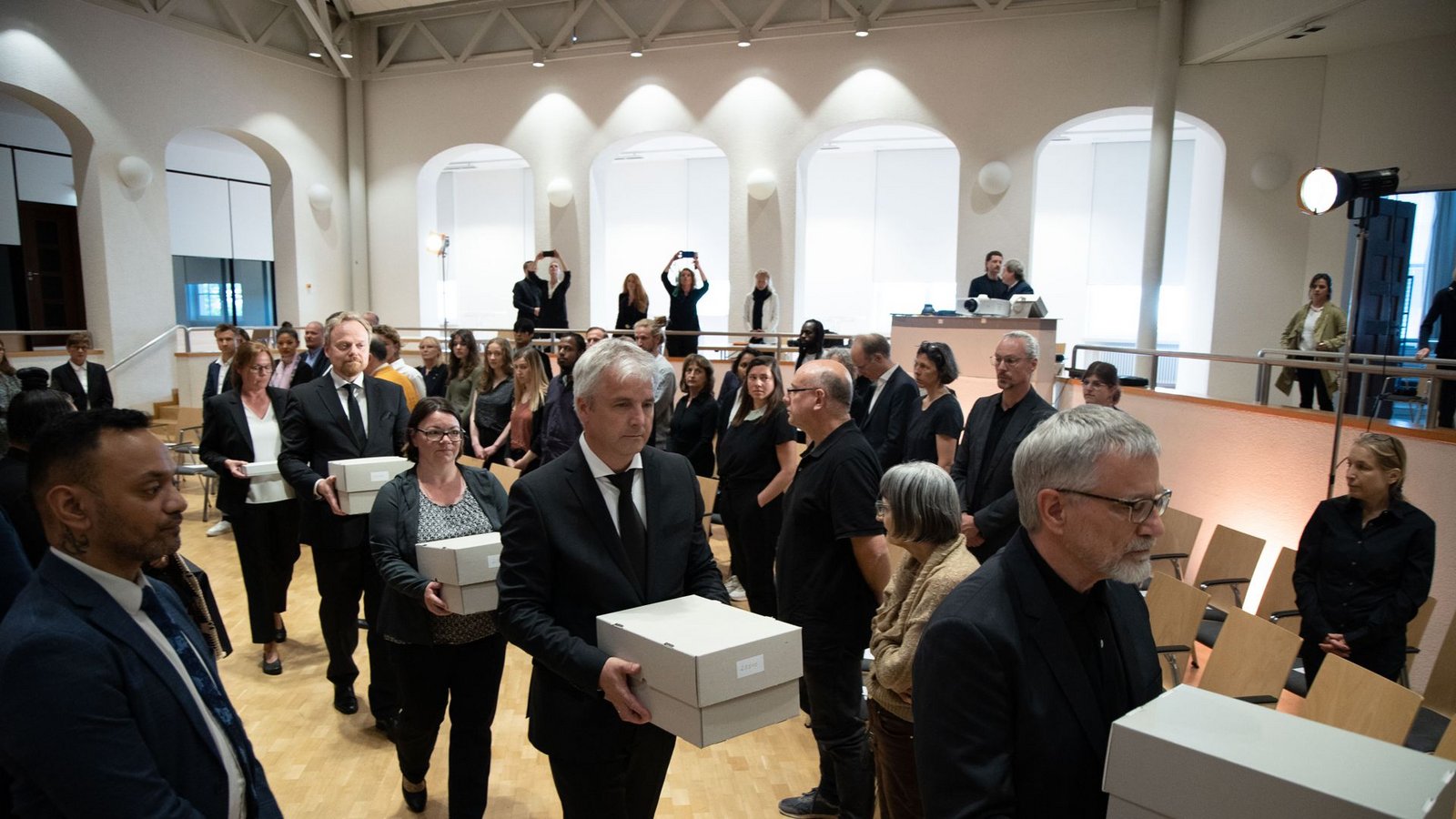 Rückgabezeremonie im Stuttgarter Lindenmuseum: Im Mai wurden die Überreste von Vorfahren der Māori und Moriori an Vertreter der Māori Community und des neuseeländischen Nationalmuseums übergeben.Foto: Lichtgut/Leif Piechowski Rückgabezeremonie im Stuttgarter Lindenmuseum: Im Mai wurden die Überreste von Vorfahren der Māori und Moriori an Vertreter der Māori Community und des neuseeländischen Nationalmuseums übergeben.Foto: Lichtgut/Leif Piechowski