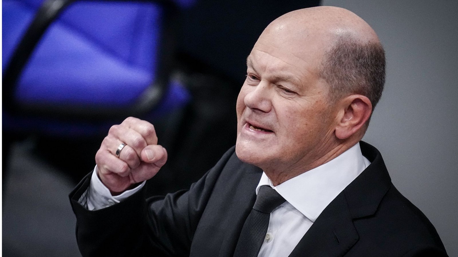 Olaf Scholz knöpft sich im Bundestag Oppositionsführer Friedrich Merz vor.Foto: dpa/Kay Nietfeld Olaf Scholz knöpft sich im Bundestag Oppositionsführer Friedrich Merz vor.Foto: dpa/Kay Nietfeld