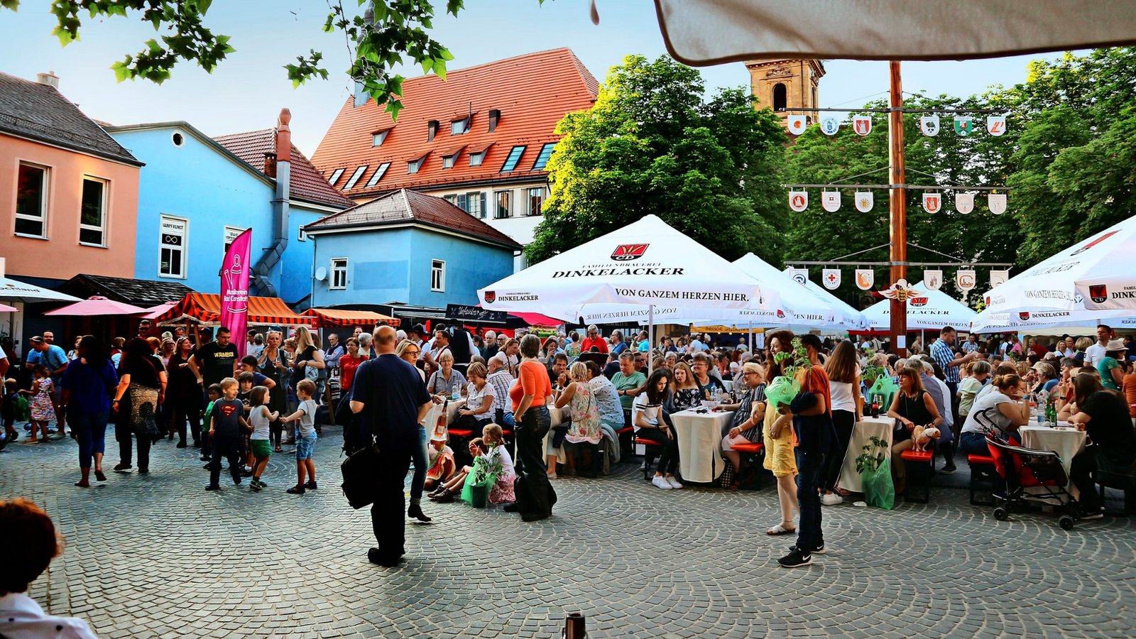 Die Abendmärkte finden in Bad Cannstatt wieder auf dem Marktplatz statt: am Freitag, 16. Juni, geht es los.Foto: &nbsp;
