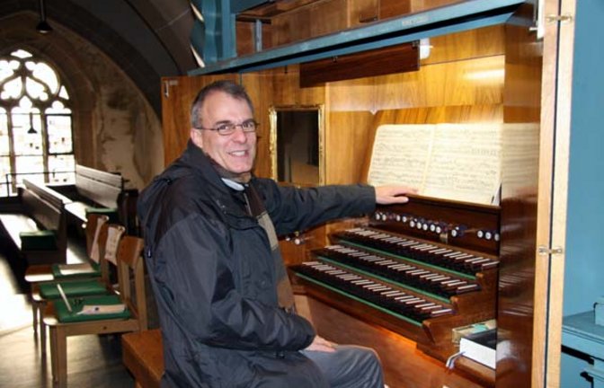 Organist Hansjörg Fröschle am Spieltisch. Fotos: Rücker