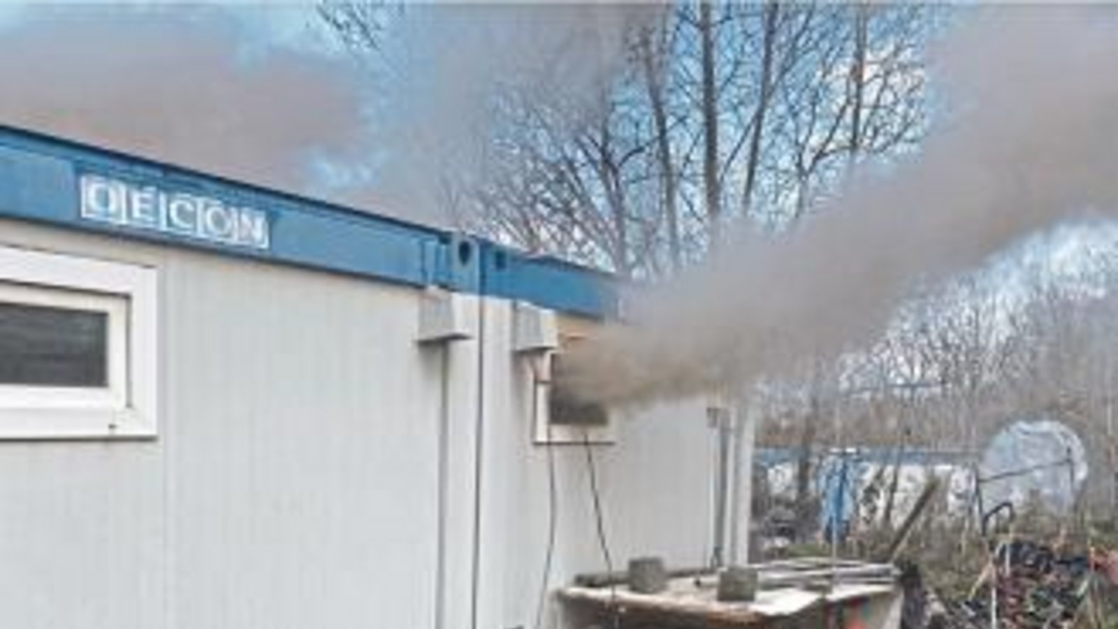 Feuer in einem Wohncontainer. Verletzt wurde niemand. Foto: FW Sersheim Feuer in einem Wohncontainer. Verletzt wurde niemand. Foto: FW Sersheim