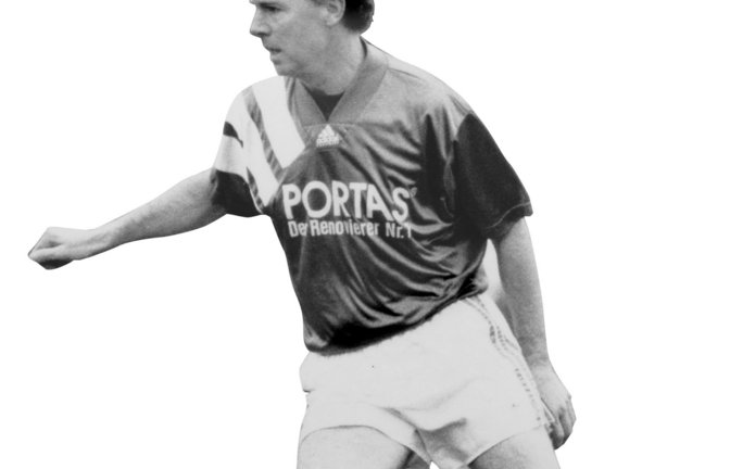 Franz Beckenbauer war auch nach dem Ende seiner aktiven Laufbahn noch regelmäßig für den guten Zweck am Ball. <span class='image-autor'>Foto: ZVW/Schrade</span>