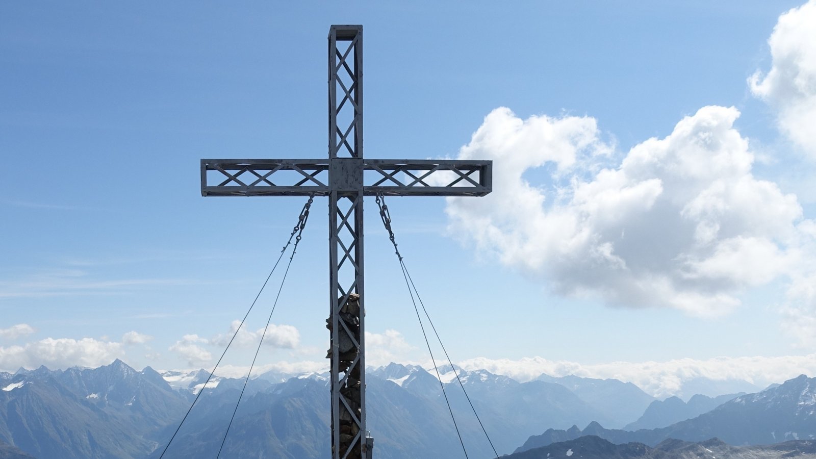 Deutscher Alpenverein Sektion Ludwigsburg Fundusgipfel Berge Alpen Berggipfel Bergkreuz Bergsteiger Foto:p