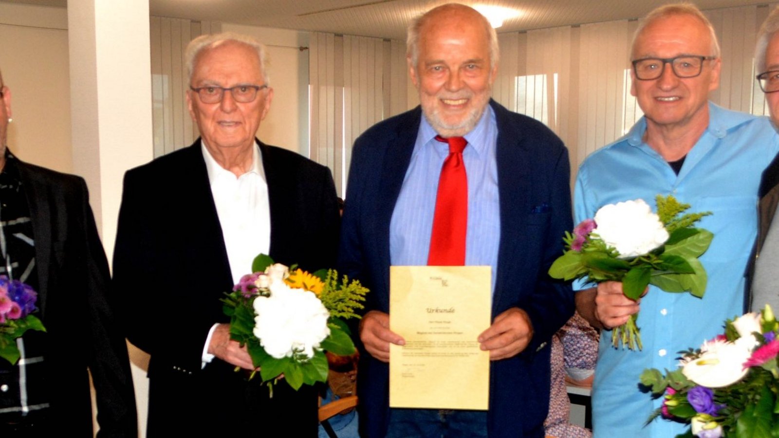 Die verabschiedeten Gemeinderäte (von links): Bela Hofmann, Winfried Scheuermann, Klaus Kluge, Ingo Weimer und Dieter Kiesling. Die verabschiedeten Gemeinderäte (von links): Bela Hofmann, Winfried Scheuermann, Klaus Kluge, Ingo Weimer und Dieter Kiesling.