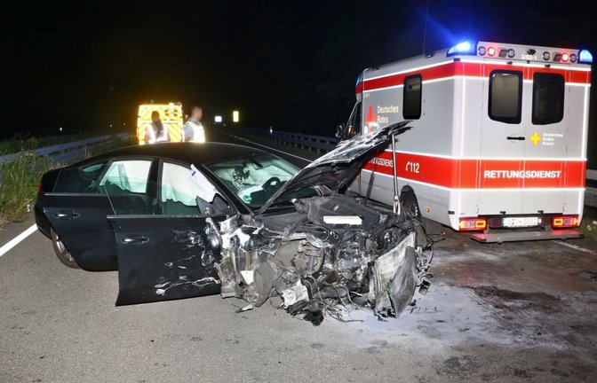 Bei einem Unfall in der Wildparkstraße wurden mehrere Menschen bei einem missglückten Überholmanöver verletzt.<span class='image-autor'>KS-Images.de / Andreas Rometsch</span>