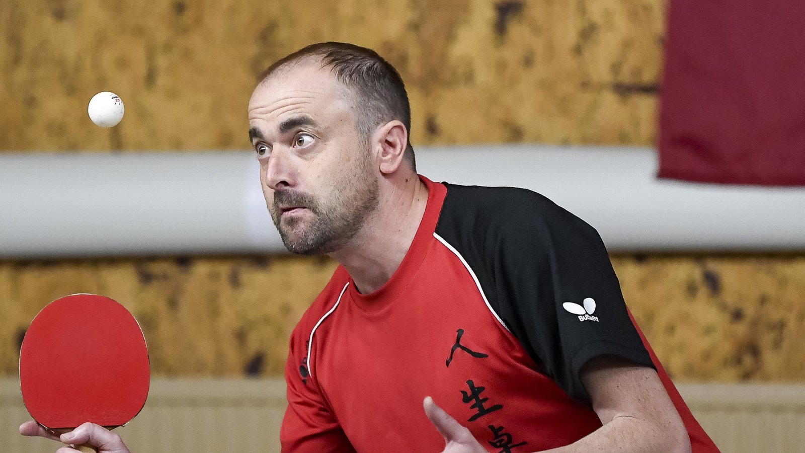 Timo Krauth holt einen der mageren drei Punkte aus den Einzeln. Durch drei weitere Punkte aus den Doppeln schlägt sich Großglattbach gegen Tabellenführer Ditzingen achtbar mit 6:9.   Foto: Leitner