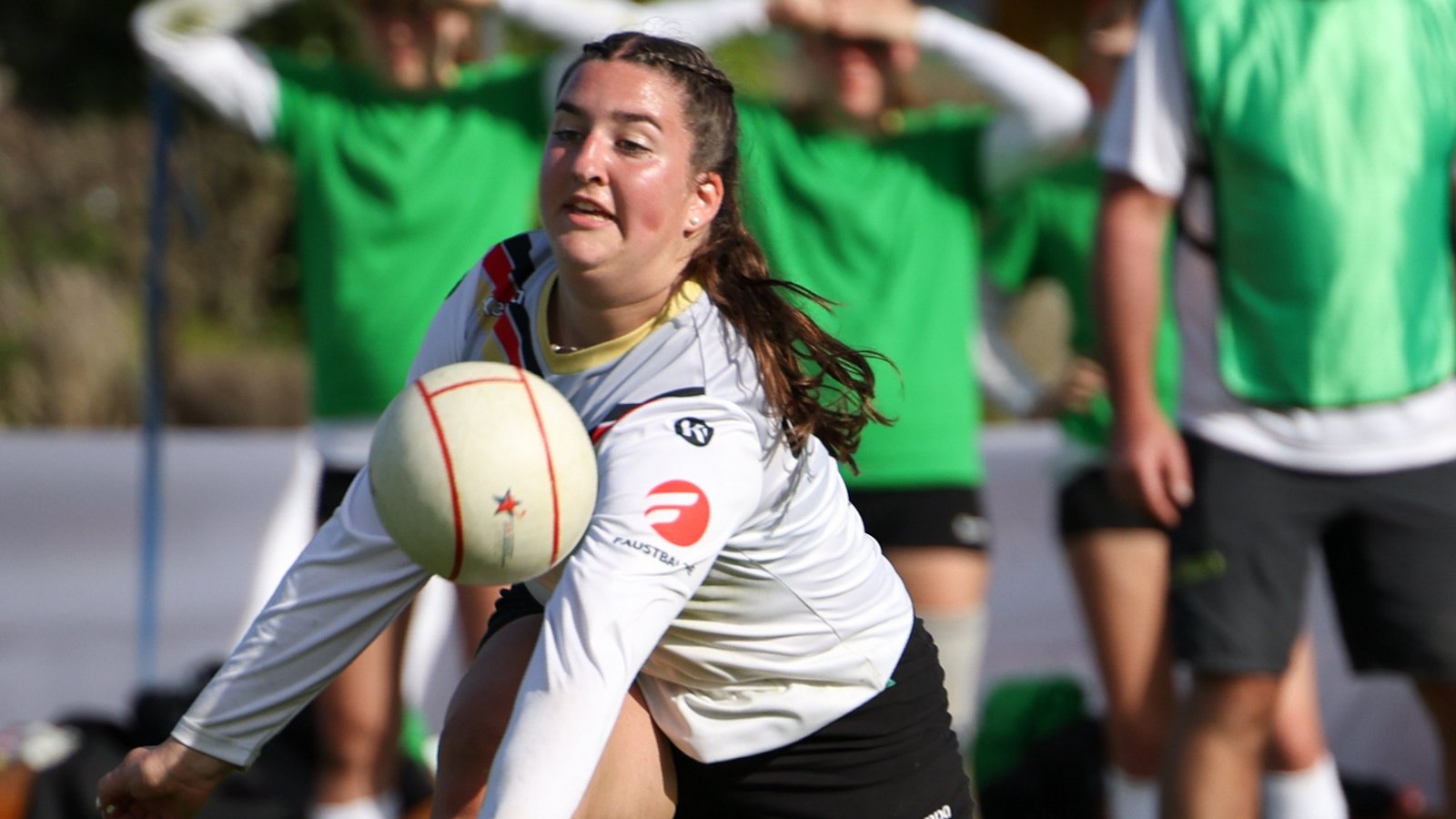 Die Vaihingerin Lisa Knodel verpasst mit der U 18-Nationalmannschaft der Frauen den WM-Titel nur knapp. Foto: Deutsche Faustball Liga/Spille