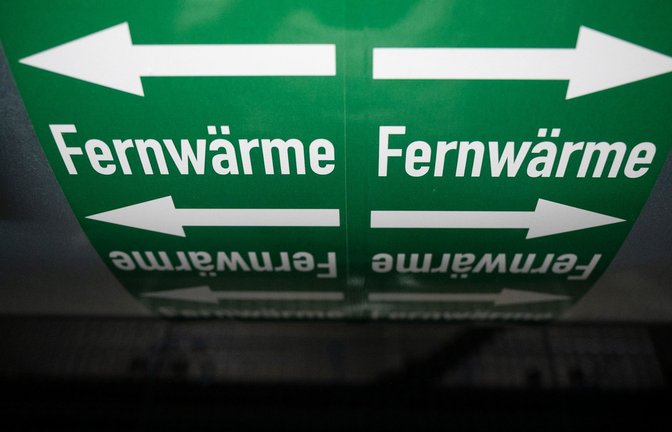 Ob in Städten bald Fernwärme angeschlossen wird, sollen kommunale Wärmepläne vorhersagen.<span class='image-autor'>Foto: dpa/Marijan Murat</span>