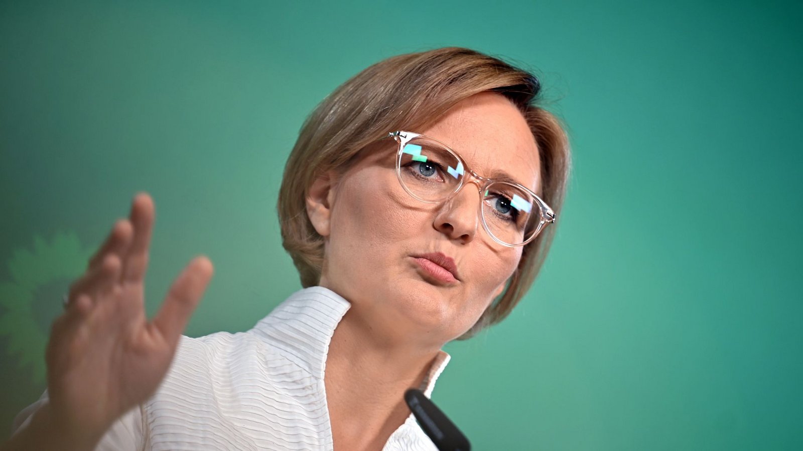Grünen-Chefin Franziska Brantner sagt, die demokratischen Parteien müssten untereinander gesprächsfähig bleiben.Foto: Katharina Kausche/dpa