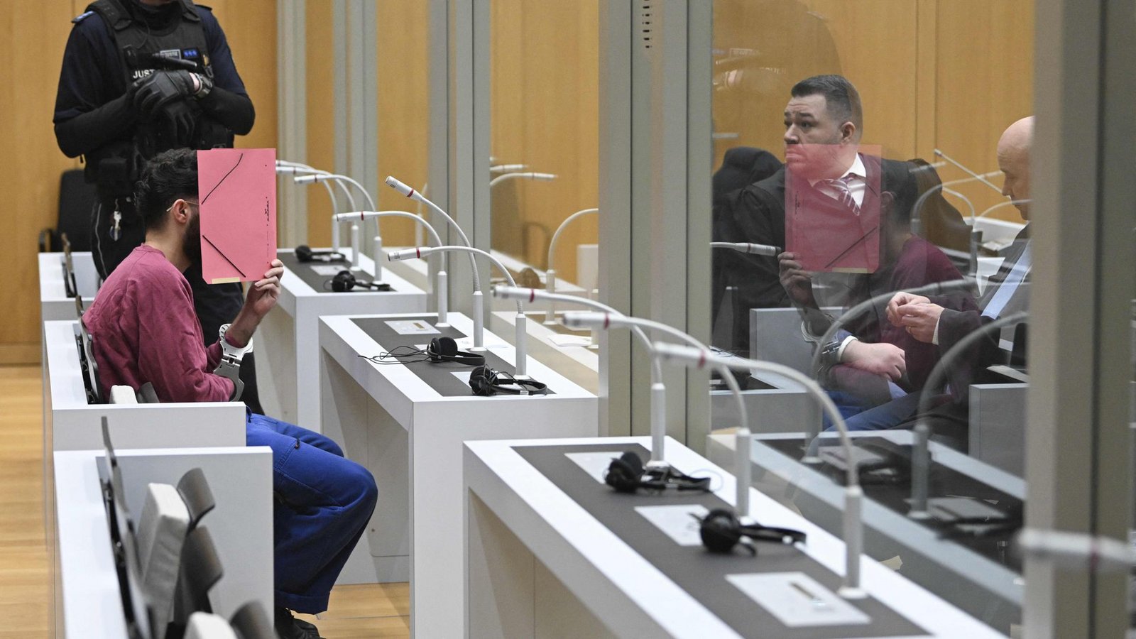 Der Angeklagte will reden, kündigen die Anwälte an.Foto: AFP/THOMAS KIENZLE Der Angeklagte will reden, kündigen die Anwälte an.Foto: AFP/THOMAS KIENZLE