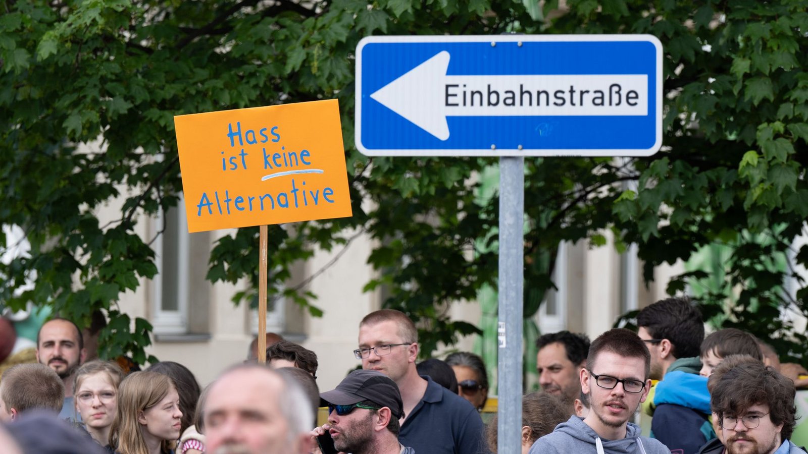 Nach dem Übergriff in Dresden sitzt der Schock tief.Foto: dpa/Sebastian Kahnert Nach dem Übergriff in Dresden sitzt der Schock tief.Foto: dpa/Sebastian Kahnert
