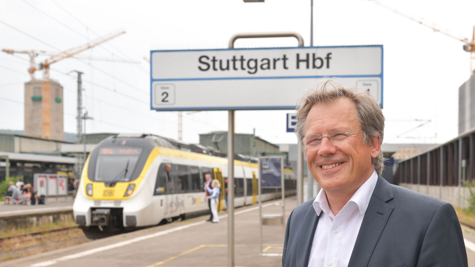 David Weltzien verantwortet bei der Deutschen Bahn den Nahverkehr in Baden-Württemberg.Foto: Lichtgut/Max Kovalenko David Weltzien verantwortet bei der Deutschen Bahn den Nahverkehr in Baden-Württemberg.Foto: Lichtgut/Max Kovalenko