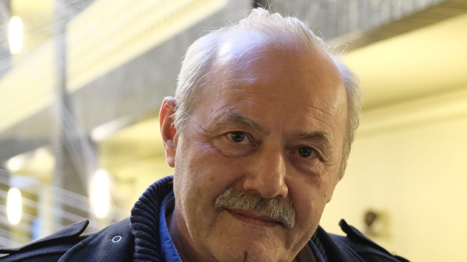 Achim Ruppel (67) kommt ursprünglich aus Albstadt, lebt seit 1979 in der Hauptstadt und sagt mit Blick auf die vergangene Chaos-Wahl in Berlin im September 2021: „Es ist unvorstellbar, dass es eine Stadt in Mitteleuropa schafft, eine Wahl so in den Sand zu setzen.“Foto: privat/Michaela Gericke Achim Ruppel (67) kommt ursprünglich aus Albstadt, lebt seit 1979 in der Hauptstadt und sagt mit Blick auf die vergangene Chaos-Wahl in Berlin im September 2021: „Es ist unvorstellbar, dass es eine Stadt in Mitteleuropa schafft, eine Wahl so in den Sand zu setzen.“Foto: privat/Michaela Gericke