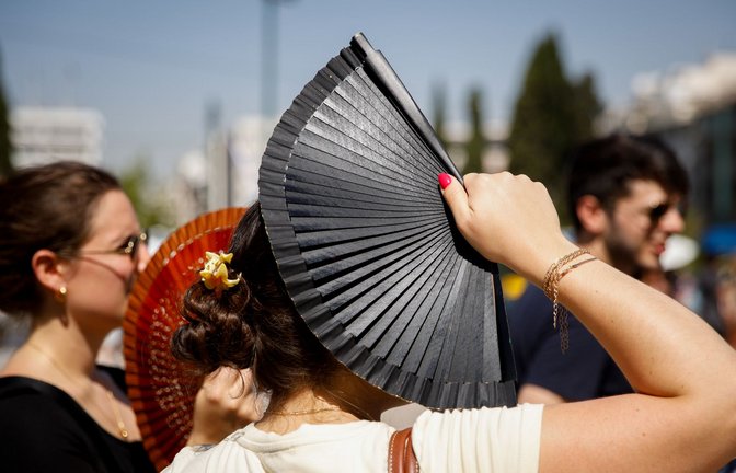 Eine Hitzewelle mit Temperaturen von über 40 Grad macht den Menschen in weiten Teilen Griechenlands das Leben schwer.<span class='image-autor'>Foto: Socrates Baltagiannis/dpa/Socrates Baltagiannis</span>