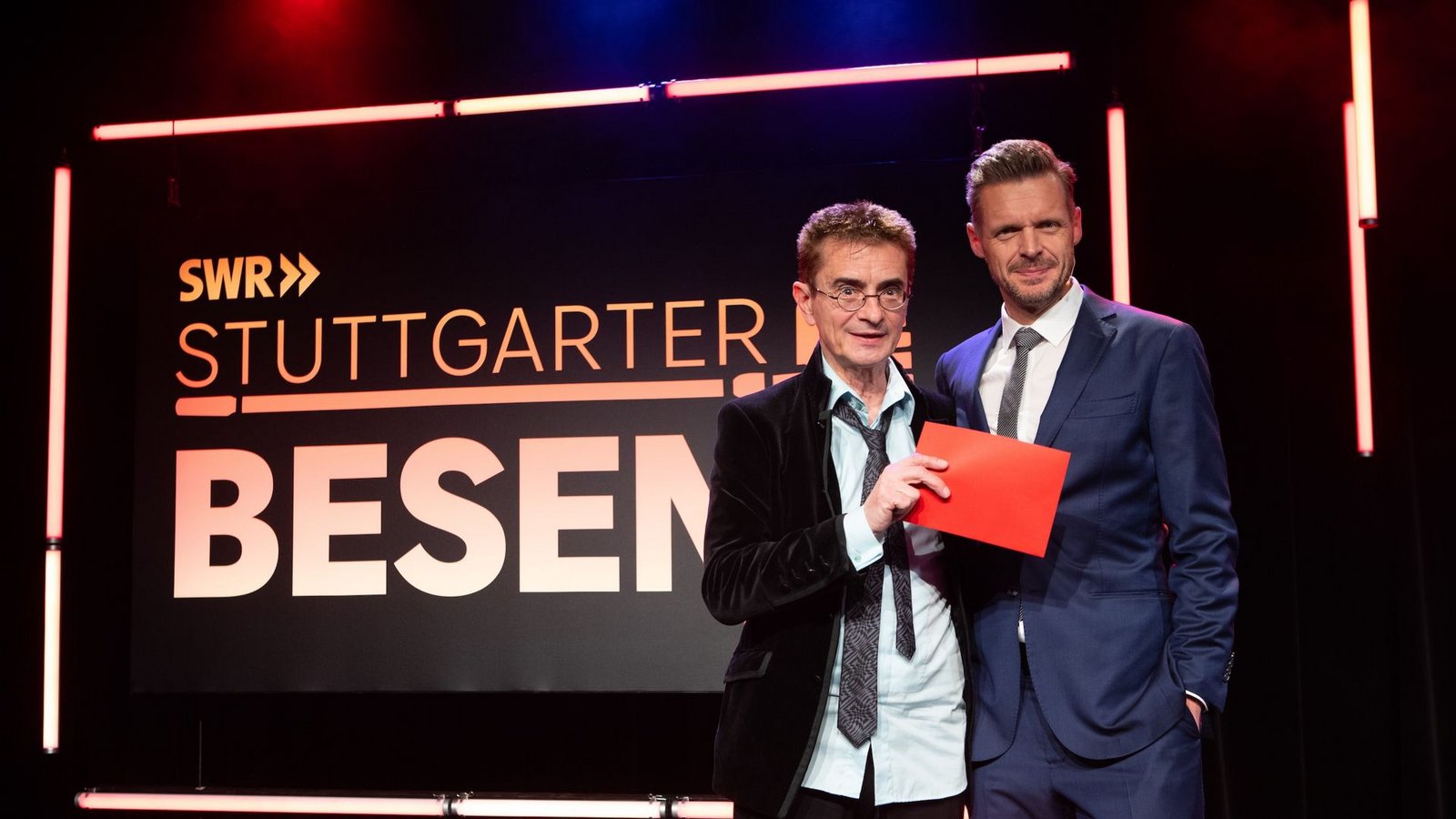 Jurypräsident Mathias Richling (links) und Moderator  Florian SchroederFoto: SWR/Sabine Stumpp