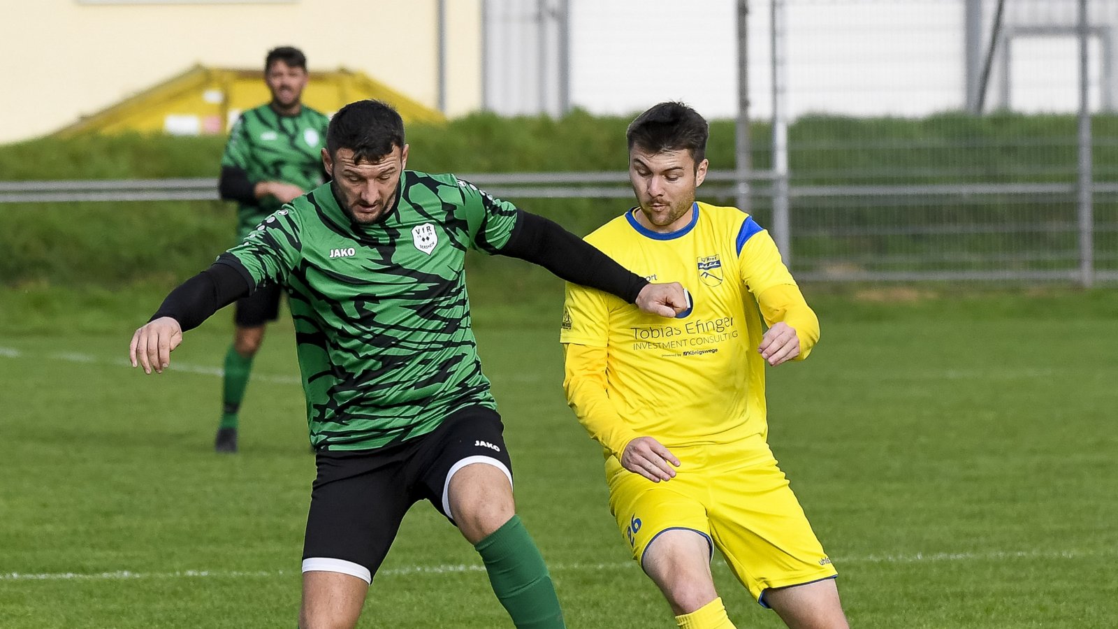 Der VfR Sersheim mit Claudio Scacchetti (links) drängt darauf, gegen den SV Riet im Rückspiel mehr Punkte zu holen als im November beim 1:1 im Hinspiel. Archivfoto: Leitner