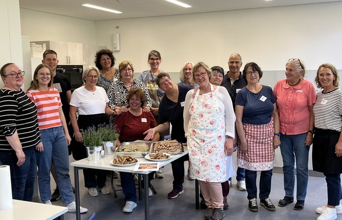 Mit Spaß beim Wurst-Workshop der Vaihinger Landfrauen.  <span class='image-autor'>Fotos: p</span>