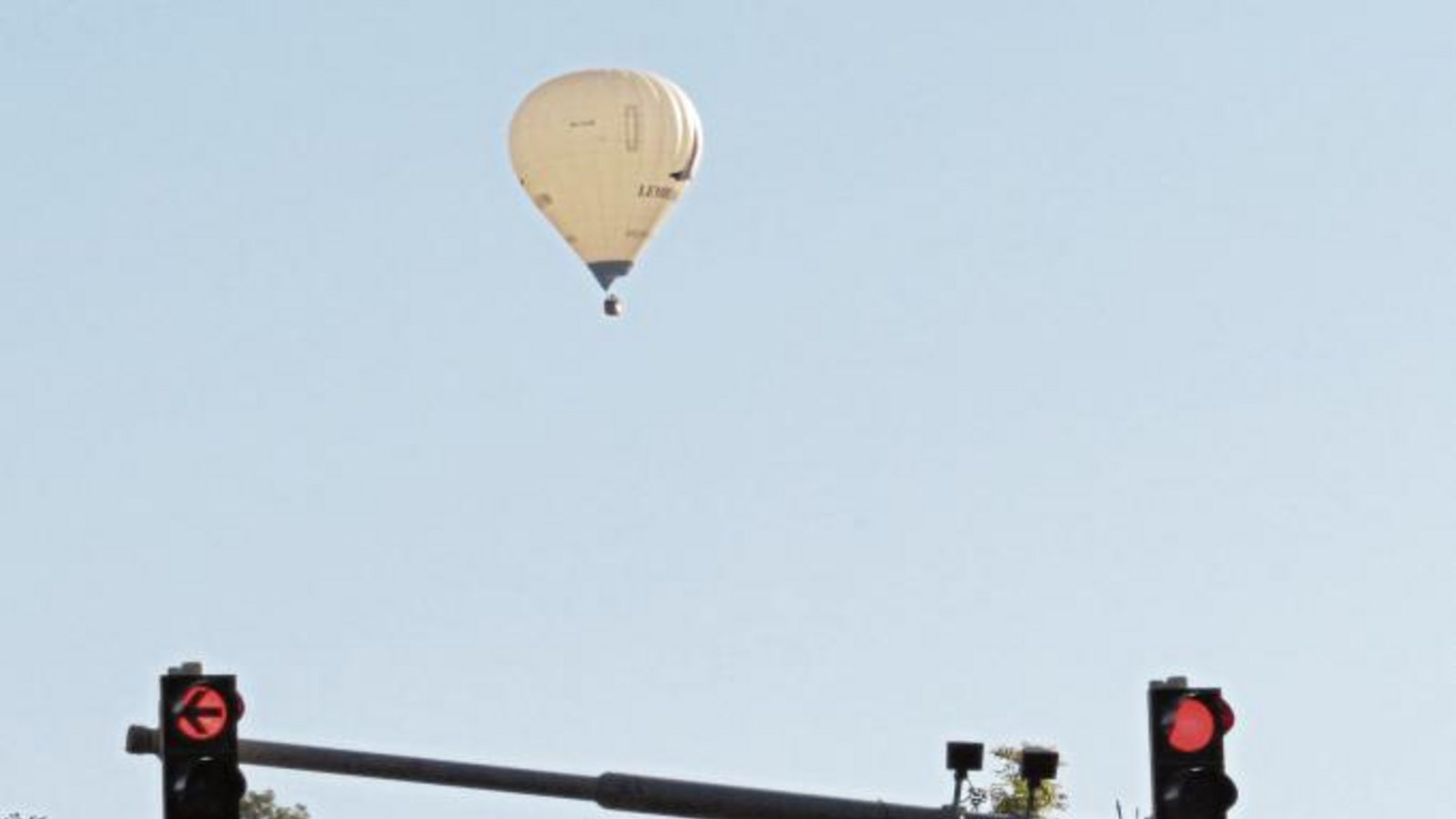 Immer freie Fahrt für den Lembergerland-Ballon. Hier bei der Seemühle.  Foto: Arning