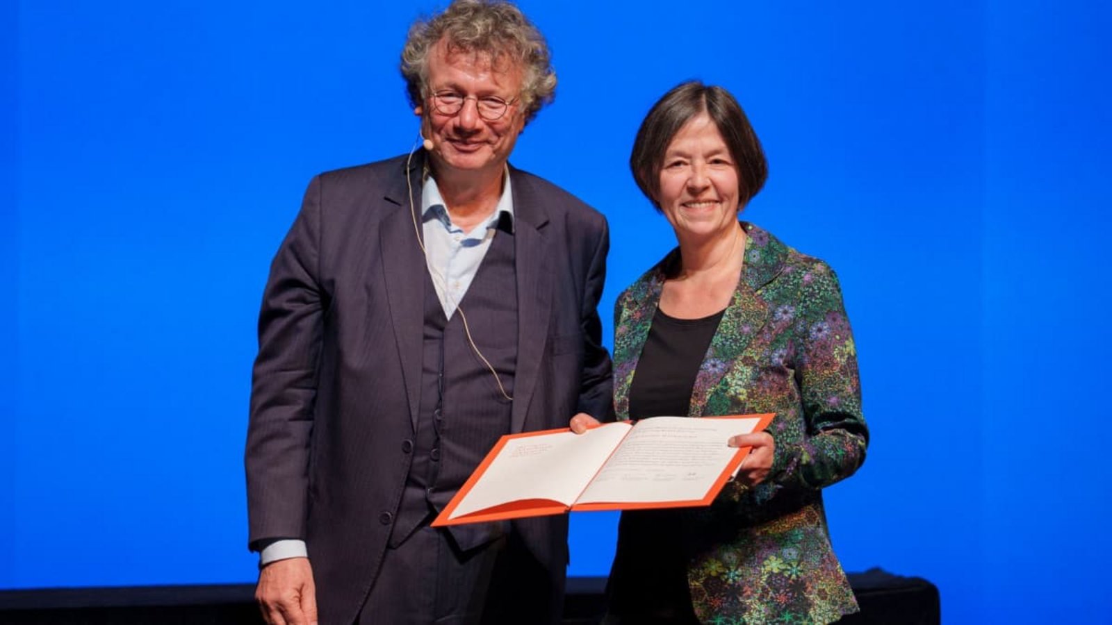 Christine Wunnicke wird mit dem Georg-Büchner-Preis 2026 durch Ingo Schulze, Präsident Deutsche Akademie für Sprache und Dichtung, ausgezeichnet. Der mit 50.000 Euro dotierte Preis zählt zu den wichtigsten literarischen Auszeichnungen im deutschsprachigen Raum.Andreas Arnold/dpa