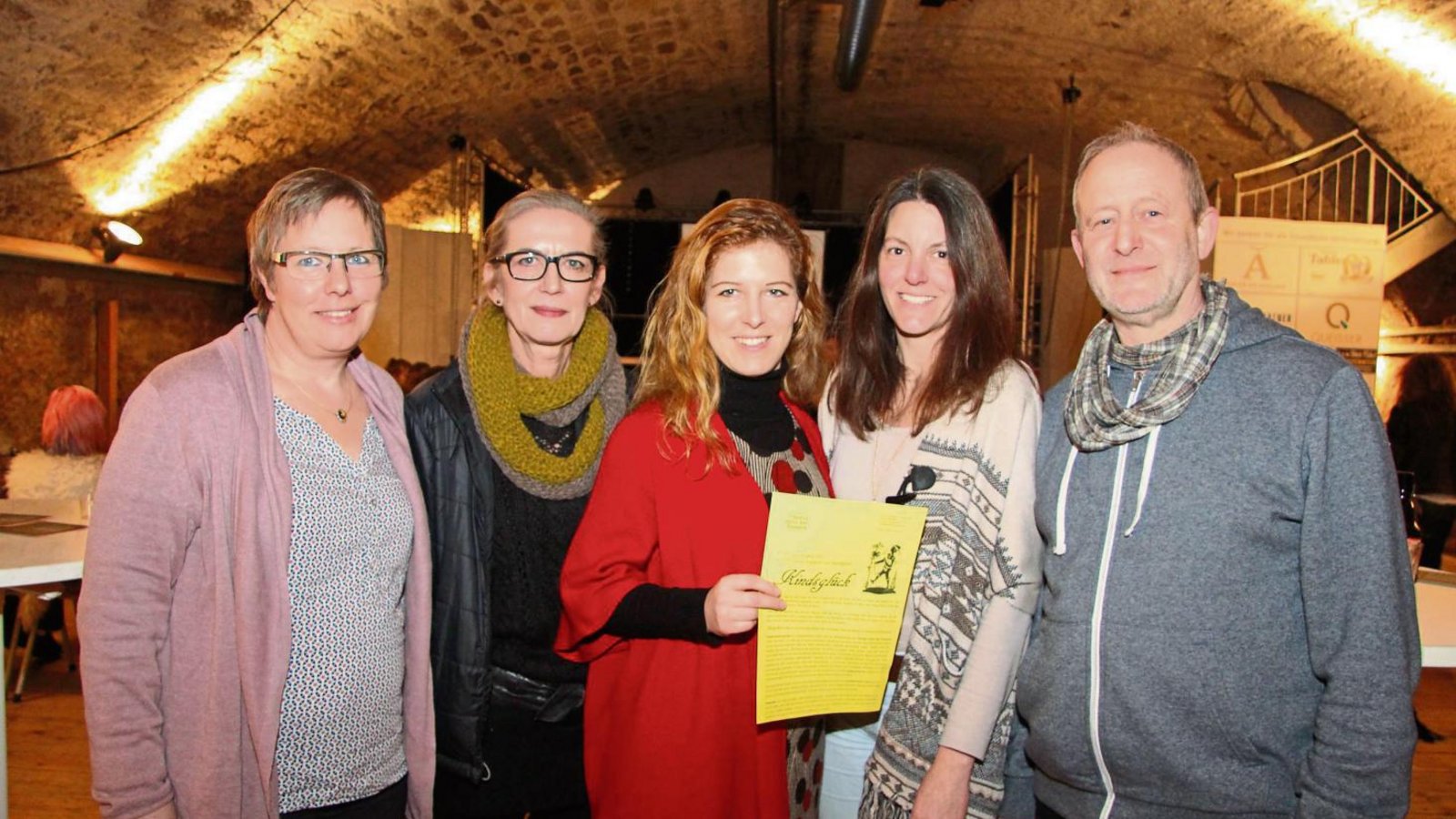 Die Macher von „Kindsglück“ (v.l.): Autorin Barbara Schüßler, Ausstatterin Felizitas Philipp, die Regisseurinnen Eva Mann und Dagmar Brade sowie Produktionsleiter Bernd Schlegel.  Fotos: Gergen
