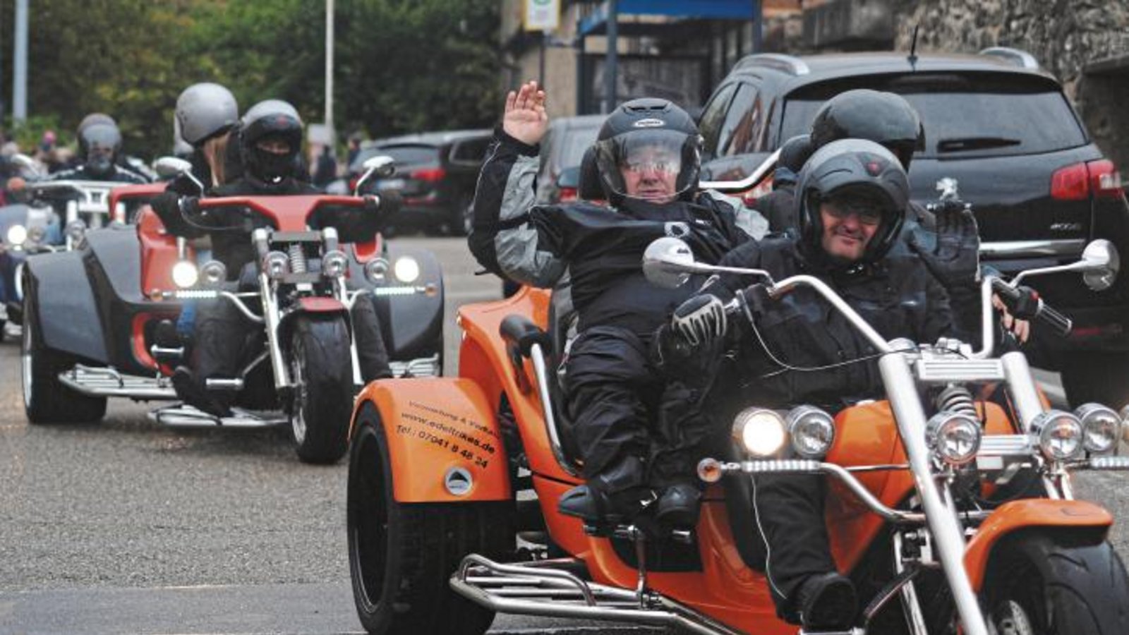 Für die Menschen der Lebenshilfe standen knapp 80 Motorräder bei der gestrigen Ausfahrt als Mitfahrgelegenheit zur Verfügung. Fotos: Stahlfeld Für die Menschen der Lebenshilfe standen knapp 80 Motorräder bei der gestrigen Ausfahrt als Mitfahrgelegenheit zur Verfügung. Fotos: Stahlfeld