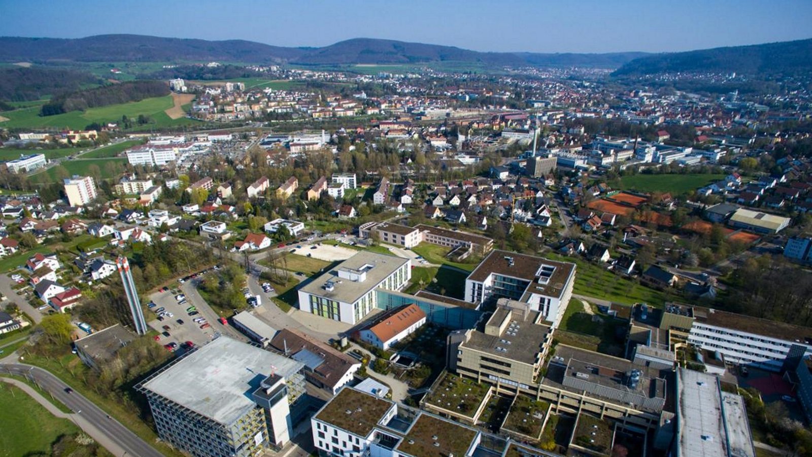 Die Ostalb-Klinik in Aalen ist eines der drei Krankenhäuser im Verbund der Kliniken Ostalb. Welche Standorte erhalten bleiben, steht noch nicht fest.Foto: Schwäbische Post opo//dat Die Ostalb-Klinik in Aalen ist eines der drei Krankenhäuser im Verbund der Kliniken Ostalb. Welche Standorte erhalten bleiben, steht noch nicht fest.Foto: Schwäbische Post opo//dat