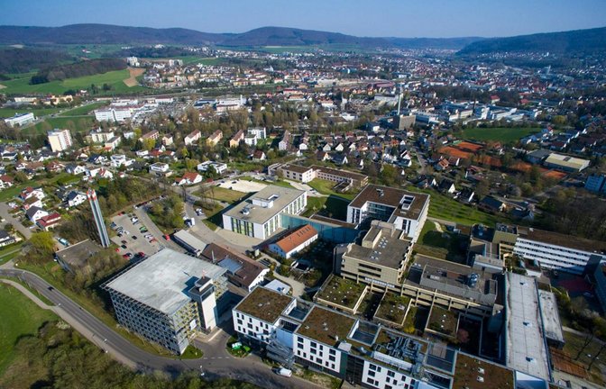 Die Ostalb-Klinik in Aalen ist eines der drei Krankenhäuser  im Verbund der Kliniken Ostalb. Welche Standorte erhalten bleiben, steht noch nicht fest.<span class='image-autor'>Foto: Schwäbische Post opo//dat</span>