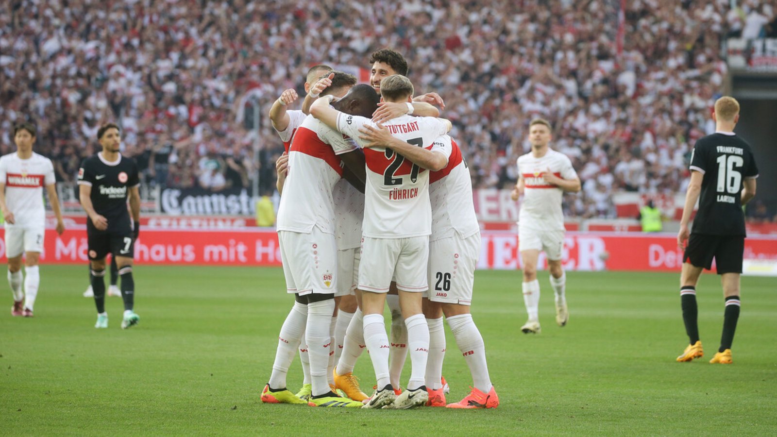 Der VfB Stuttgart wird in der kommenden Saison nach elf Jahren Abstinenz auf die internationale Bühne zurückkehren. In der Bildergalerie sehen Sie Eindrücke der Partie gegen Eintracht Frankfurt.Foto: Pressefoto Baumann/Hansjürgen Britsch