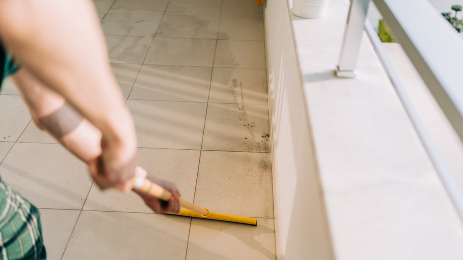 Es geht auch ohne Hochdruckreiniger.Foto: Ostanina Anna / shutterstock.com Es geht auch ohne Hochdruckreiniger.Foto: Ostanina Anna / shutterstock.com