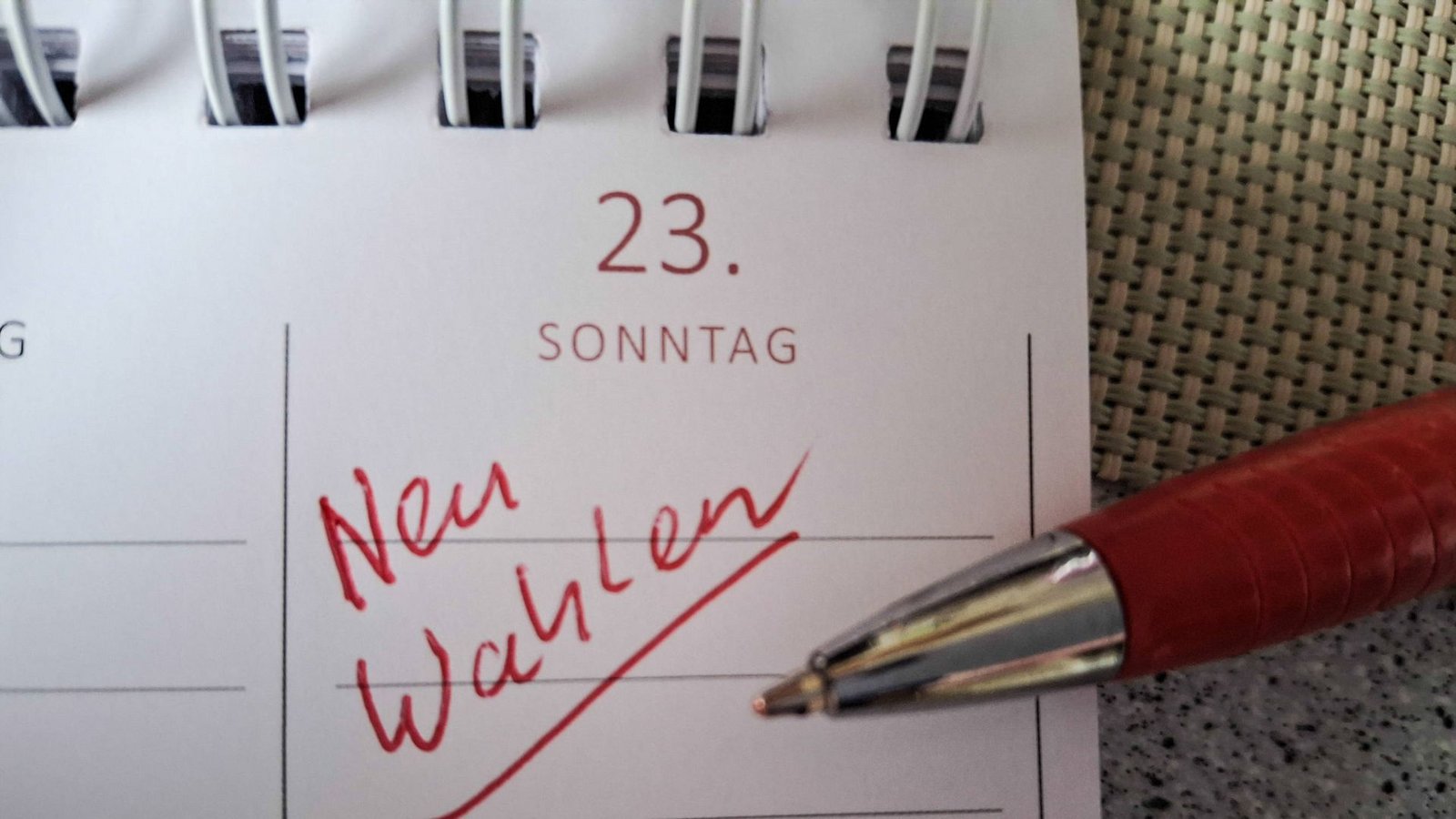 Den Kleinparteien läuft so langsam die Zeit bis zu den Neuwahlen davon. (Symbolbild)Foto: IMAGO/Lobeca Den Kleinparteien läuft so langsam die Zeit bis zu den Neuwahlen davon. (Symbolbild)Foto: IMAGO/Lobeca
