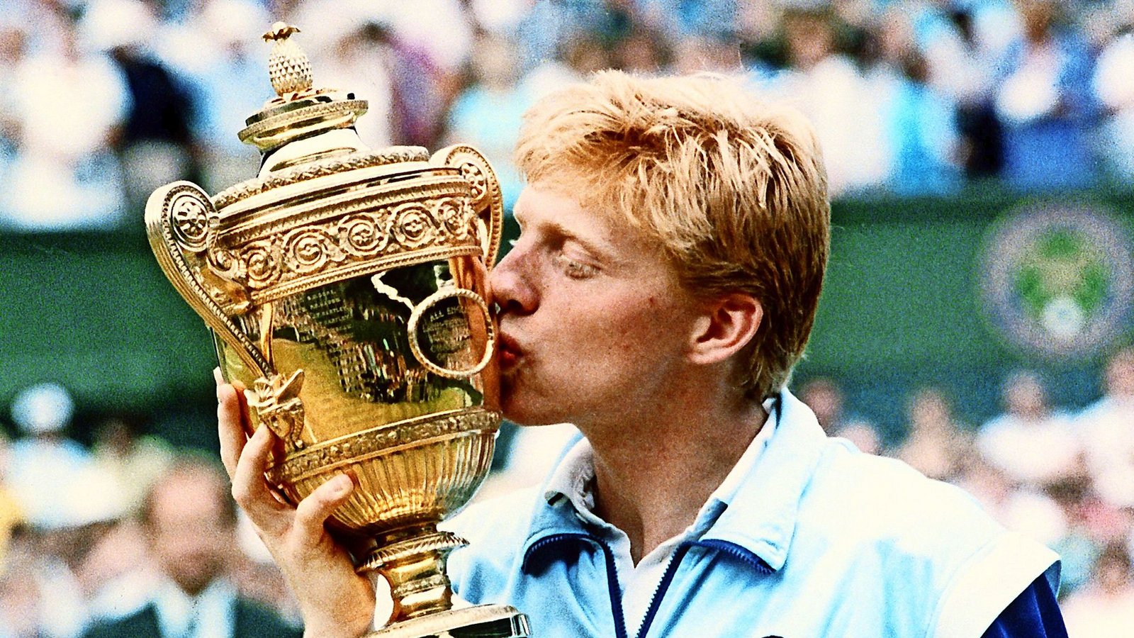Der 18-jährige Leimener Boris Becker gewinnt 1986 zum zweiten Mal in Folge das Herren-Einzel-Finale in Wimbledon. Insgesamt gewinnt er 49 Turniere im Einzel – darunter sechs Grand-Slam-Turniere, davon dreimal das Turnier von Wimbledon – sowie 15 Titel im Doppel. Er führt zwölf Wochen die Weltrangliste an.Foto: dpa/Wolfgang Eilmes Der 18-jährige Leimener Boris Becker gewinnt 1986 zum zweiten Mal in Folge das Herren-Einzel-Finale in Wimbledon. Insgesamt gewinnt er 49 Turniere im Einzel – darunter sechs Grand-Slam-Turniere, davon dreimal das Turnier von Wimbledon – sowie 15 Titel im Doppel. Er führt zwölf Wochen die Weltrangliste an.Foto: dpa/Wolfgang Eilmes