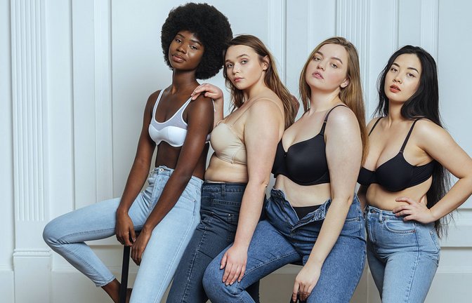 Alle Körperformen sind okay, niemand sollte sich für sein Aussehen schämen – eine wunderbare Idee. Doch in Wahrheit spielt das Äußere doch eine Rolle.<span class='image-autor'>Foto: Imago/Westend61/OneInchPunch</span>