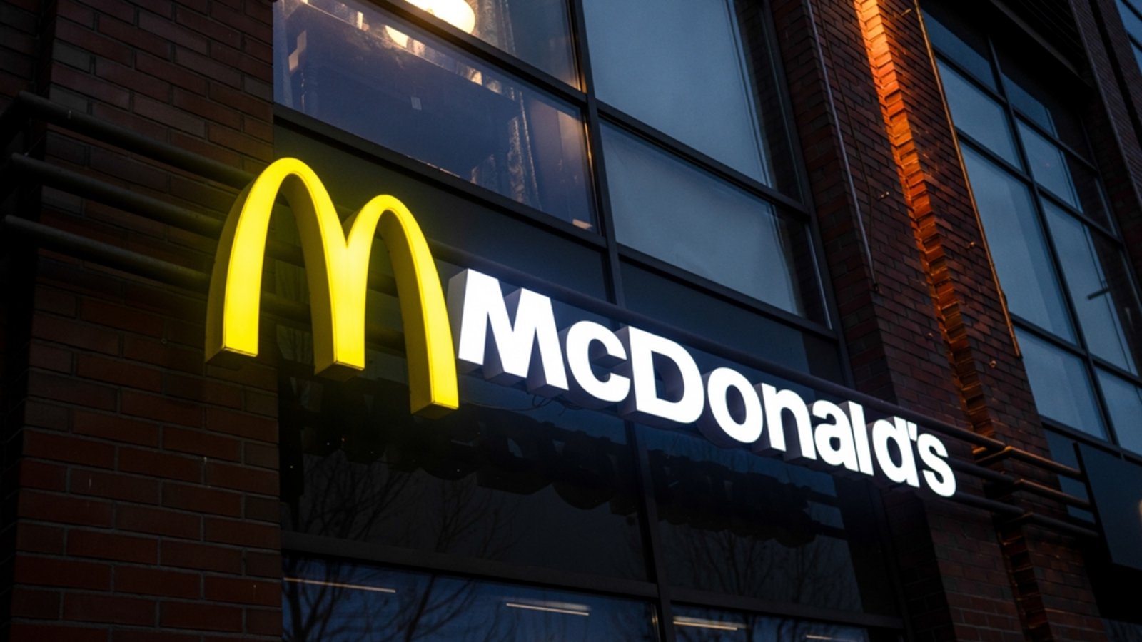 McDonald's wird die McPlant Nuggets zurückbringen.Foto: T.Vyc/ Shutterstock