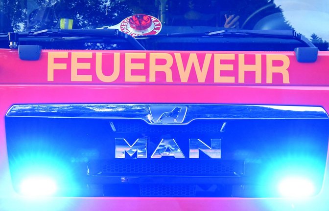 Die Feuerwehr rückte an. (Symbolbild)<span class='image-autor'>Foto: Carsten Rehder/dpa/Carsten Rehder</span>