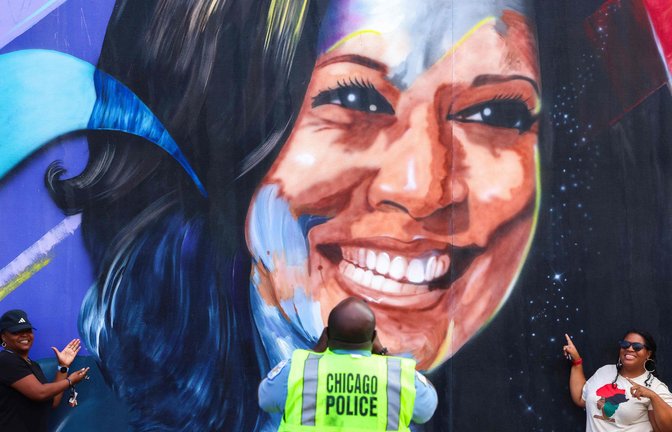 Kann Kamala Harris die Euphorie um ihre Person bis zur Wahl aufrecht erhalten. In Chicago startet am Montag der Parteitag der Demokraten.<span class='image-autor'>Foto: AFP/CHARLY TRIBALLEAU</span>