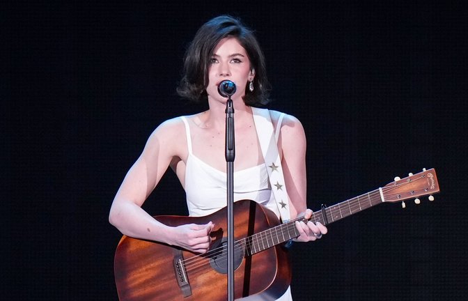 Gracie Abrams – hier bei einem Konzert in Vancouver, Kanada – ist am Samstag in Stuttgart aufgetreten. Bei der Show in der Porsche-Arena waren keine Pressefotografinnen und Pressefotografen zugelassen.<span class='image-autor'>Foto: IMAGO/ZUMA Press/IMAGO/Darryl Dyck</span>
