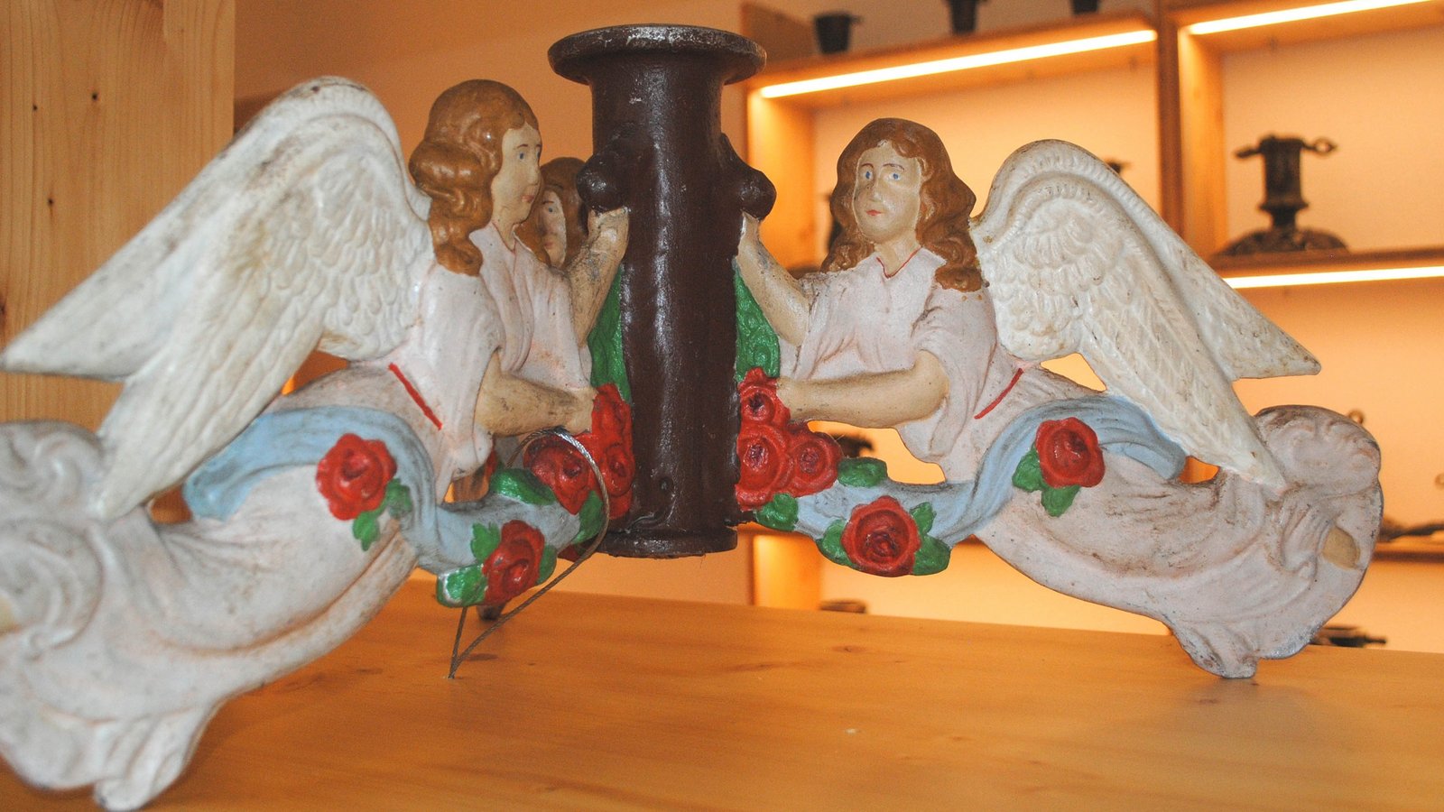 Blickfang: ein Christbaumständer im Lienzinger Museum.  Archivfoto: Stahlfeld