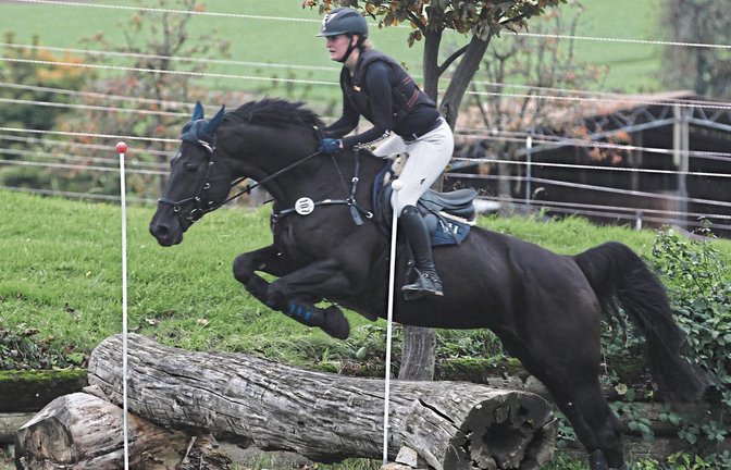 Der RFZV Nussdorf schickt rund 20 Reiter – darunter auch Mandy Schwamberg – in die verschiedenen Prüfungen.  Foto: Nachreiner