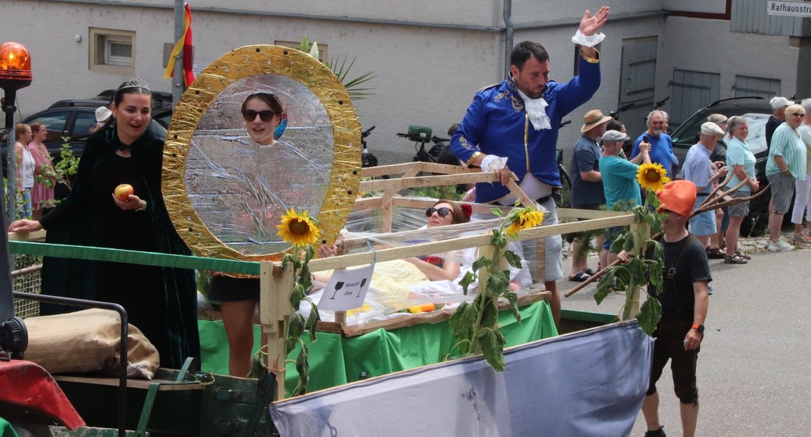 Festumzug Festwagen Schneewittchen