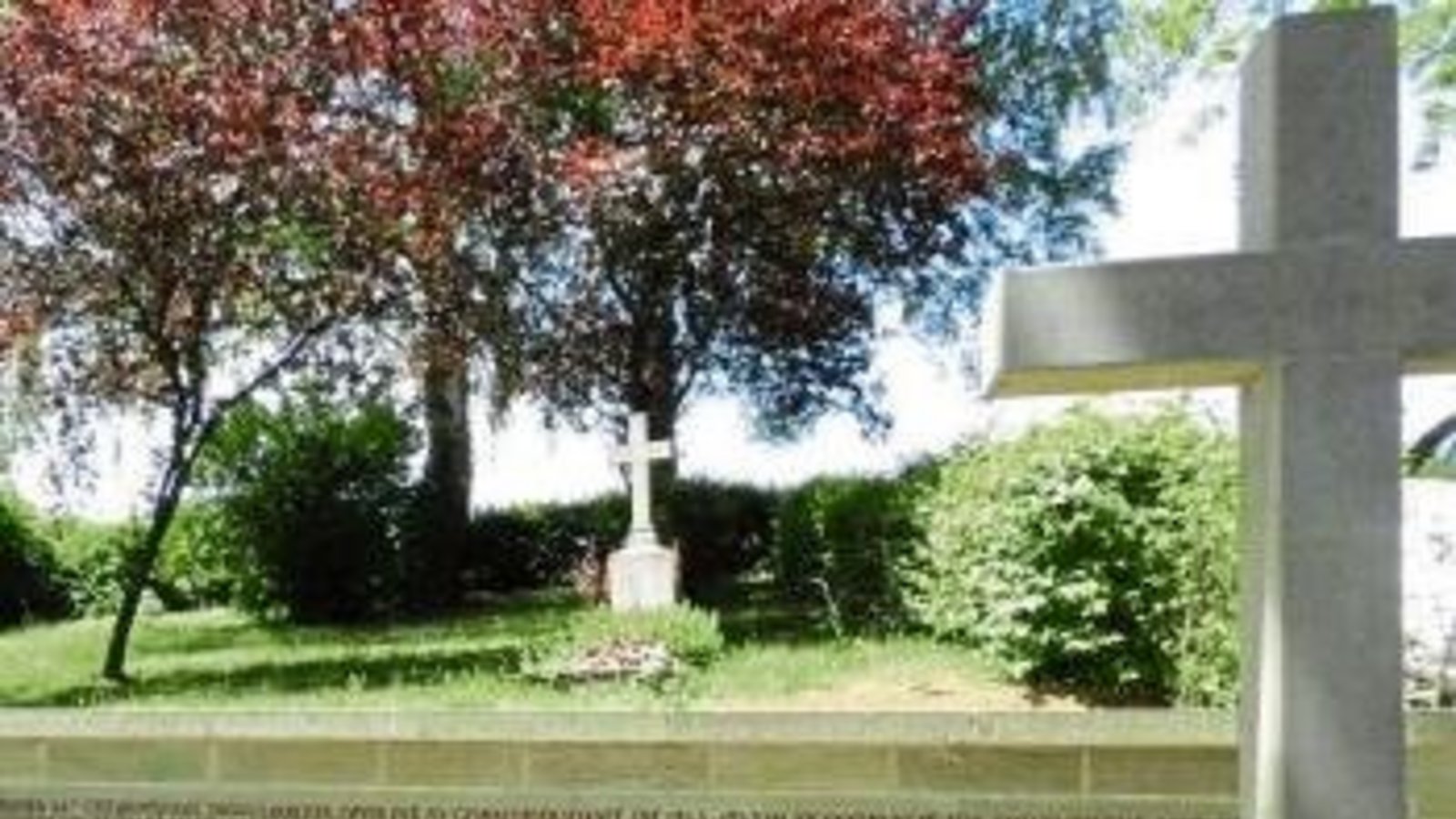 Gepflegtes Erscheinungsbild: Auch das Kreuz wurde wieder gereinigt. Foto: p Gepflegtes Erscheinungsbild: Auch das Kreuz wurde wieder gereinigt. Foto: p