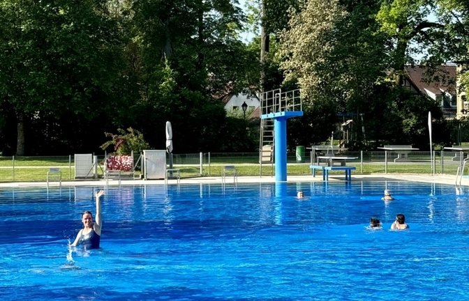 Schwimmspaß in Sachsenheim. Foto: p