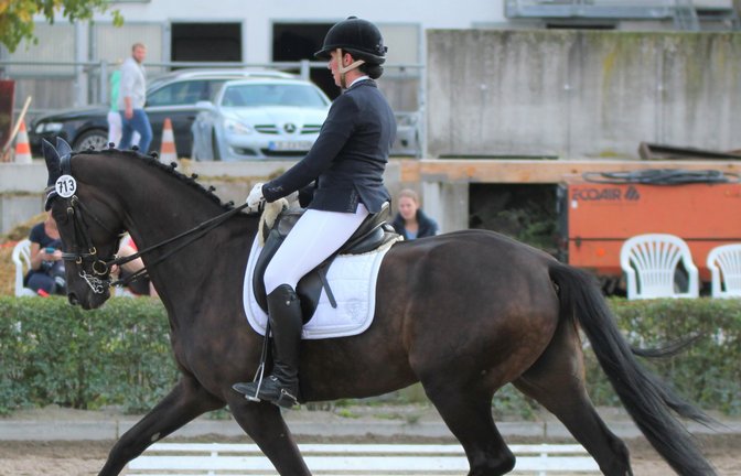 Corina Rapp vom RFZV Nussdorf ist bei ihrem Heimspiel mit drei Pferden am Start.  <span class='image-autor'>Foto: privat</span>